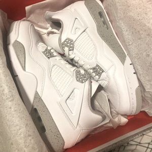 Air Jordan retro 4s all white Oreos . Size 11
